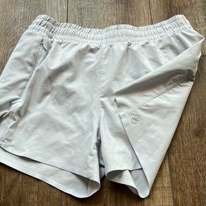 These are athletic girl heart the hustle 2.5 short they are a size XXL/16